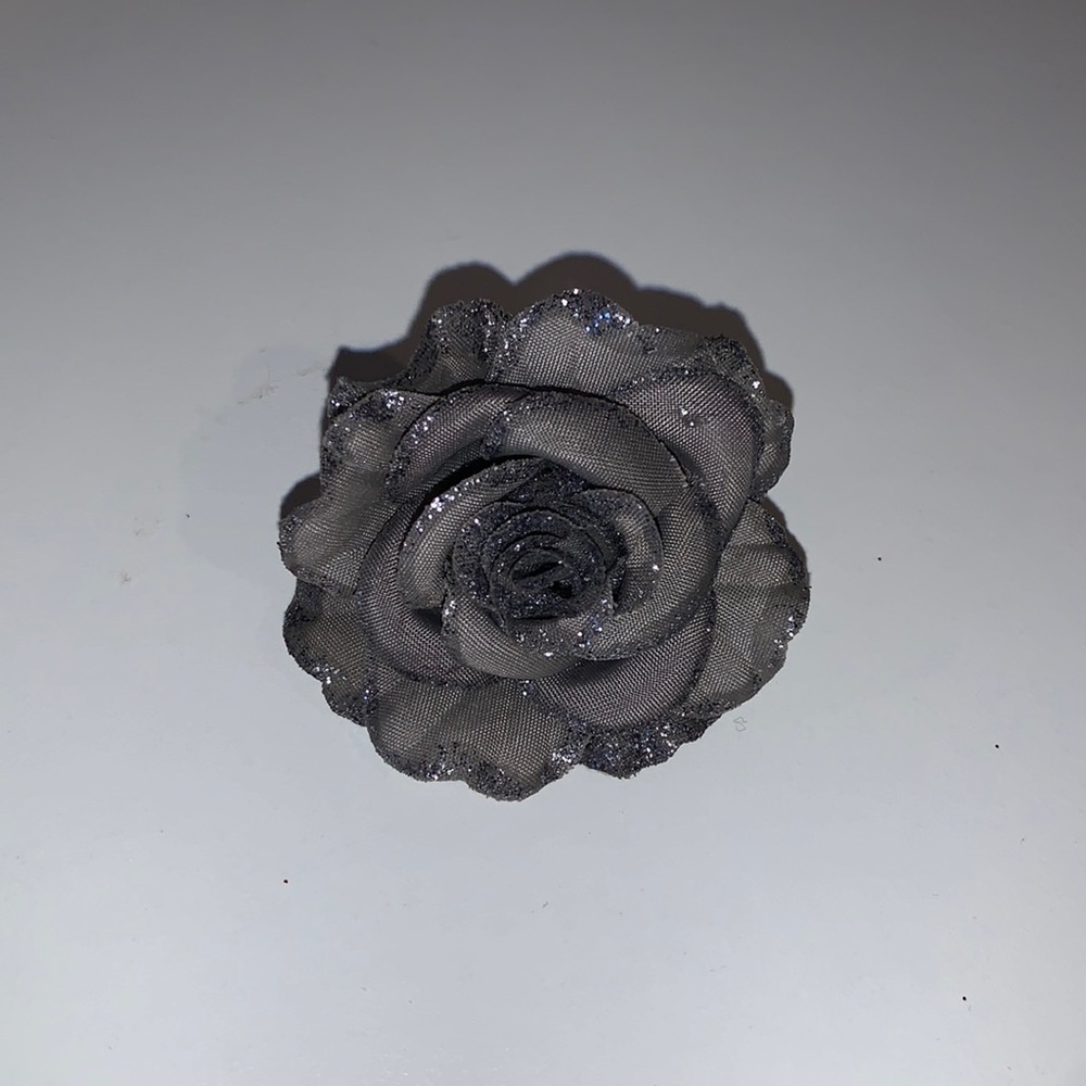 Gray/silver flower hair clip with glitter